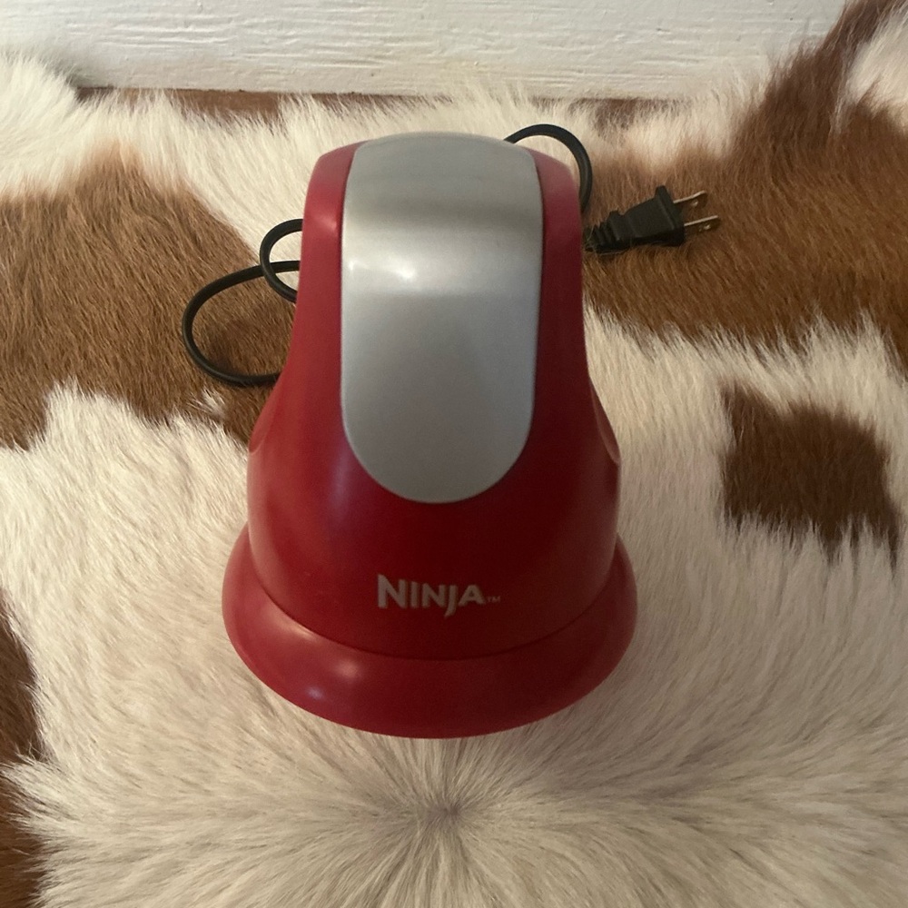 NINJA NJ100 EXPRESS CHOP FOOD PROCESSOR RED MOTOR ONLY